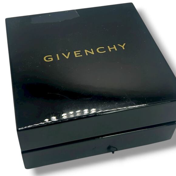 NWT Givenchy Crystal & Pavé Hinged Bangle Bracelet silver & Light Blue NEW - Picture 11 of 12
